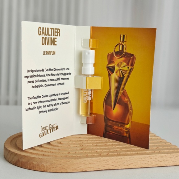 New Jean Paul Gaultier, Gaultier Divine EDP Sample Spray 0.05 oz/1.5 ml - Picture 2 of 2